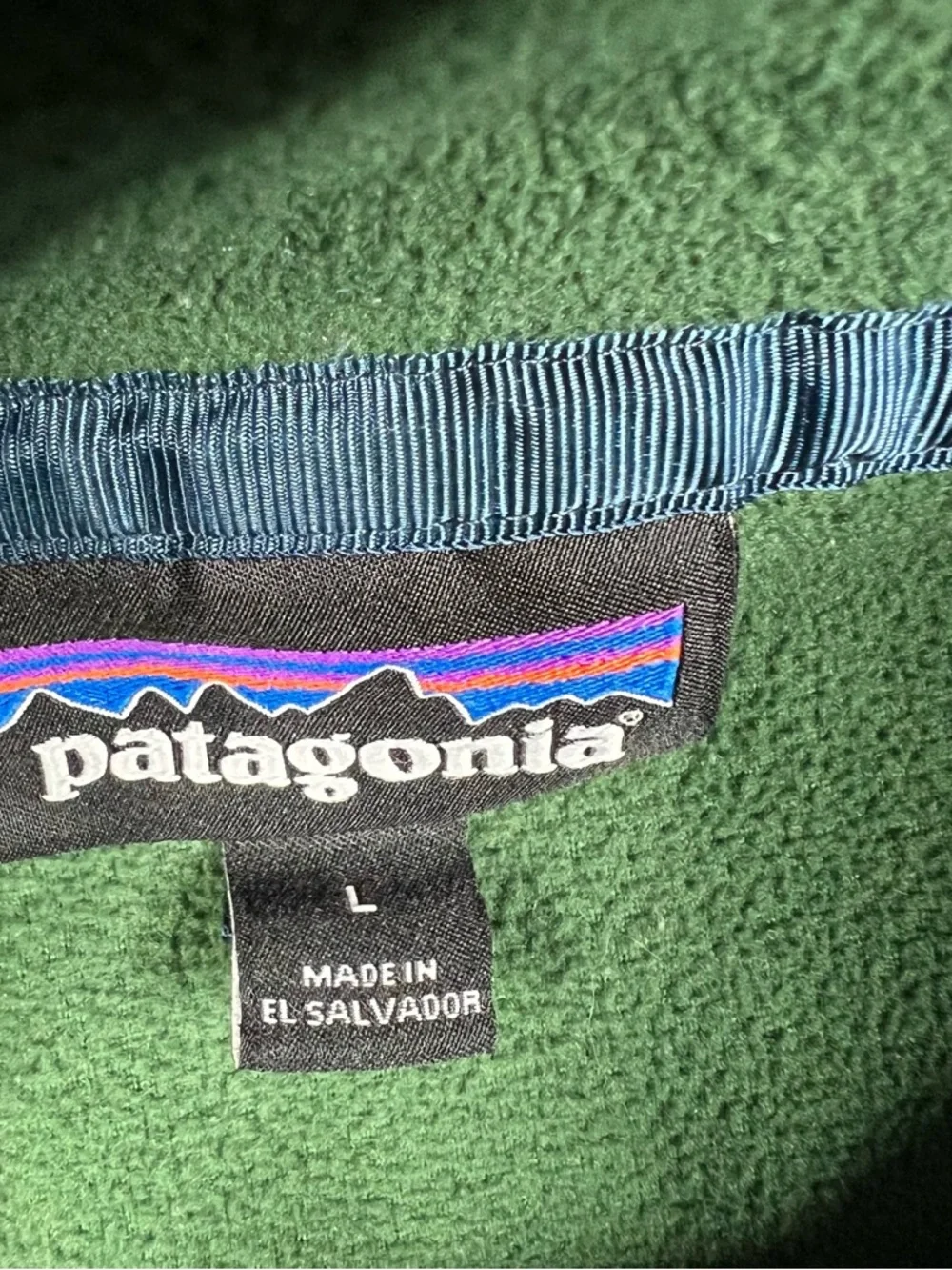 Patagonia Men’s Two-Tone Green Zip Fleece with Tan Trim - Picture 4 of 4